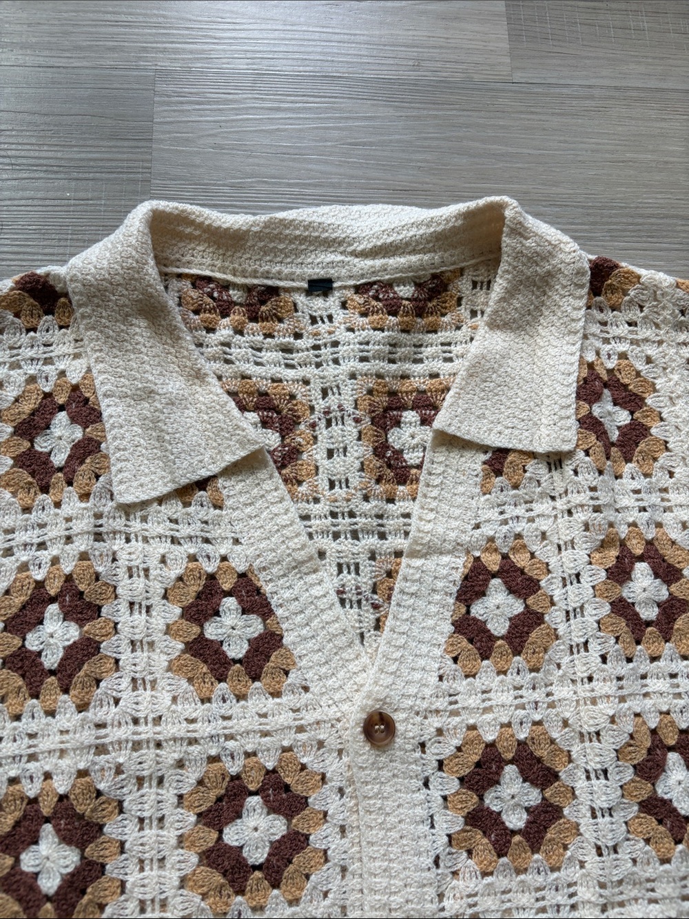 Never worn !!!Men's Cream Crochet Button-Down Short Sleeve Shirt - Picture 6 of 6